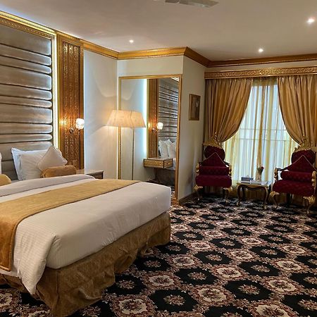 Indus Hotel Хайдарабад Экстерьер фото