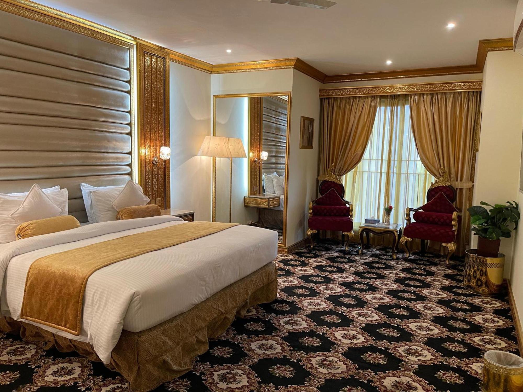 Indus Hotel Хайдарабад Экстерьер фото