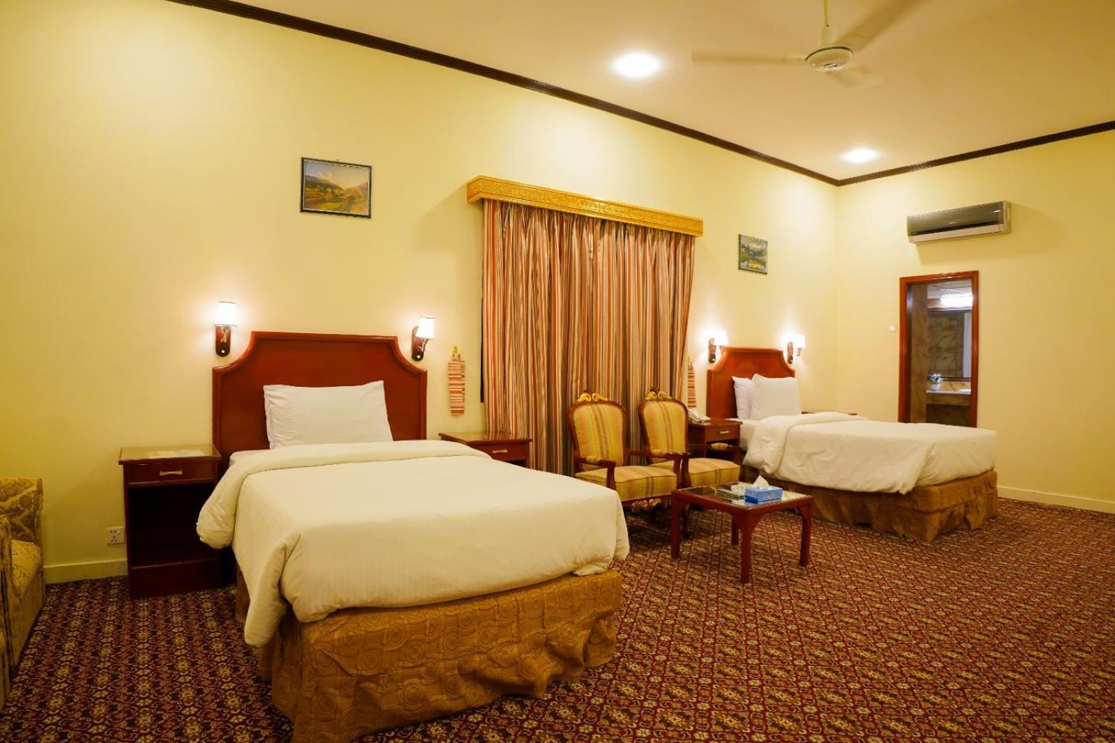 Indus Hotel Хайдарабад Экстерьер фото