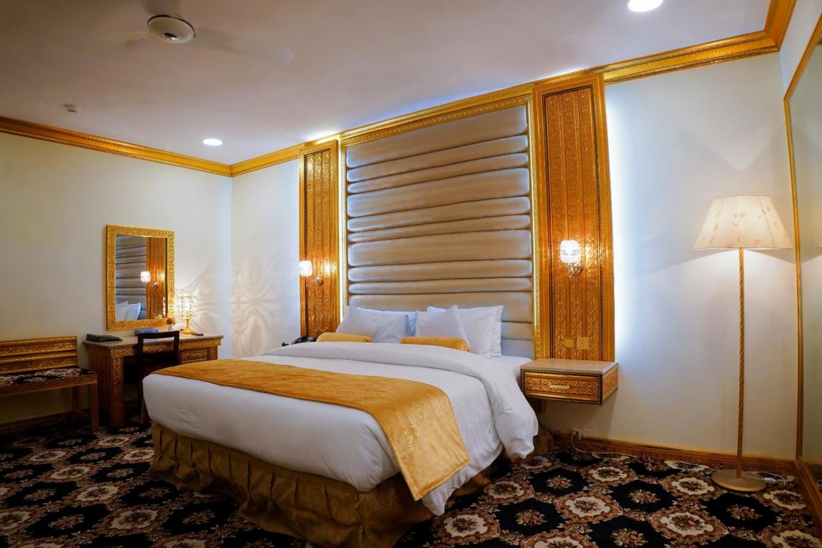 Indus Hotel Хайдарабад Экстерьер фото