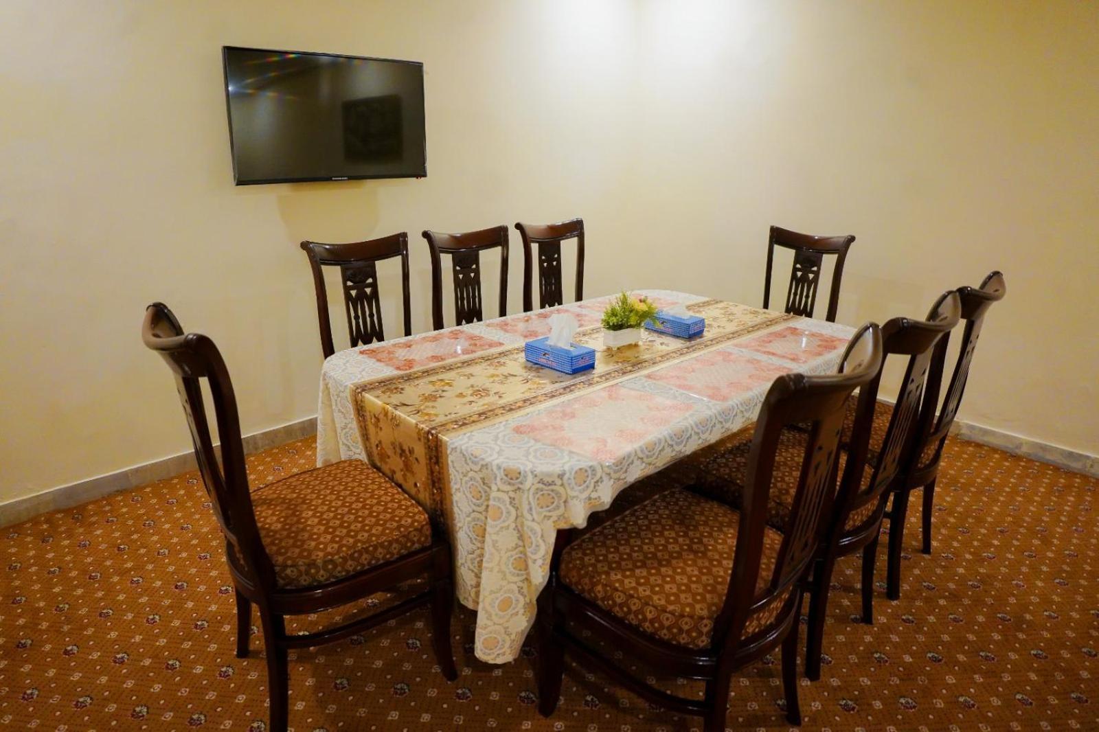 Indus Hotel Хайдарабад Экстерьер фото