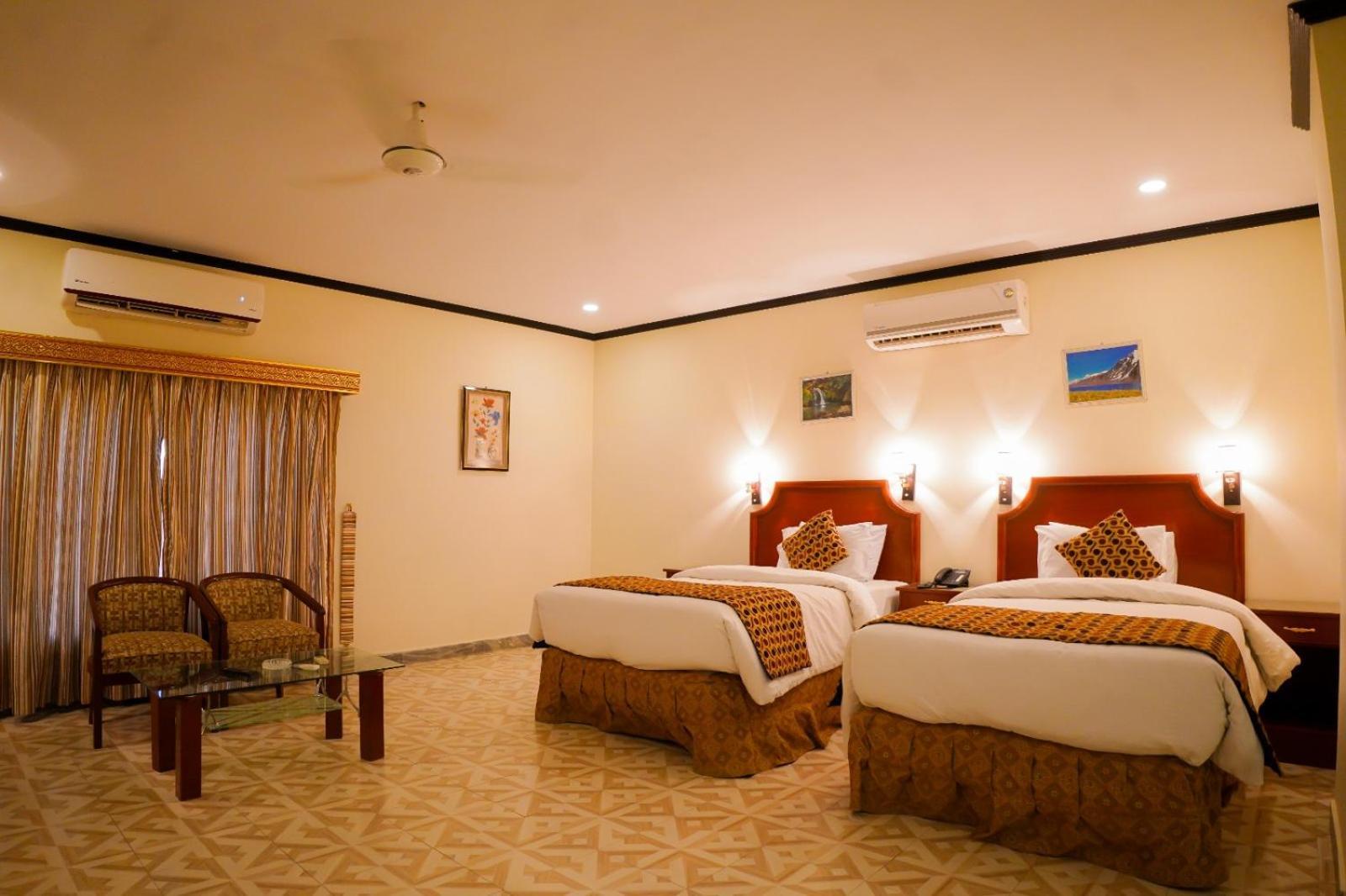 Indus Hotel Хайдарабад Экстерьер фото
