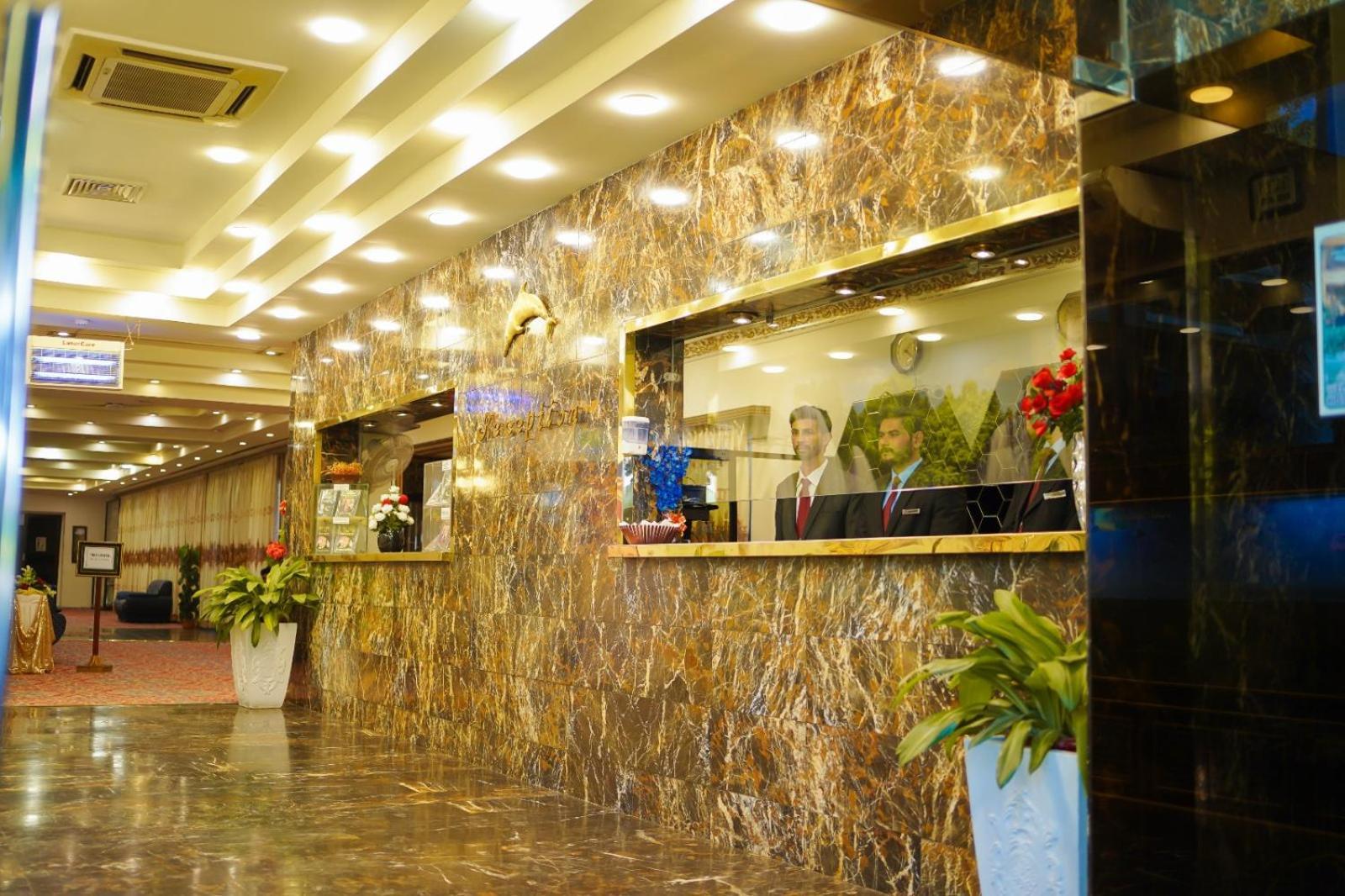 Indus Hotel Хайдарабад Экстерьер фото