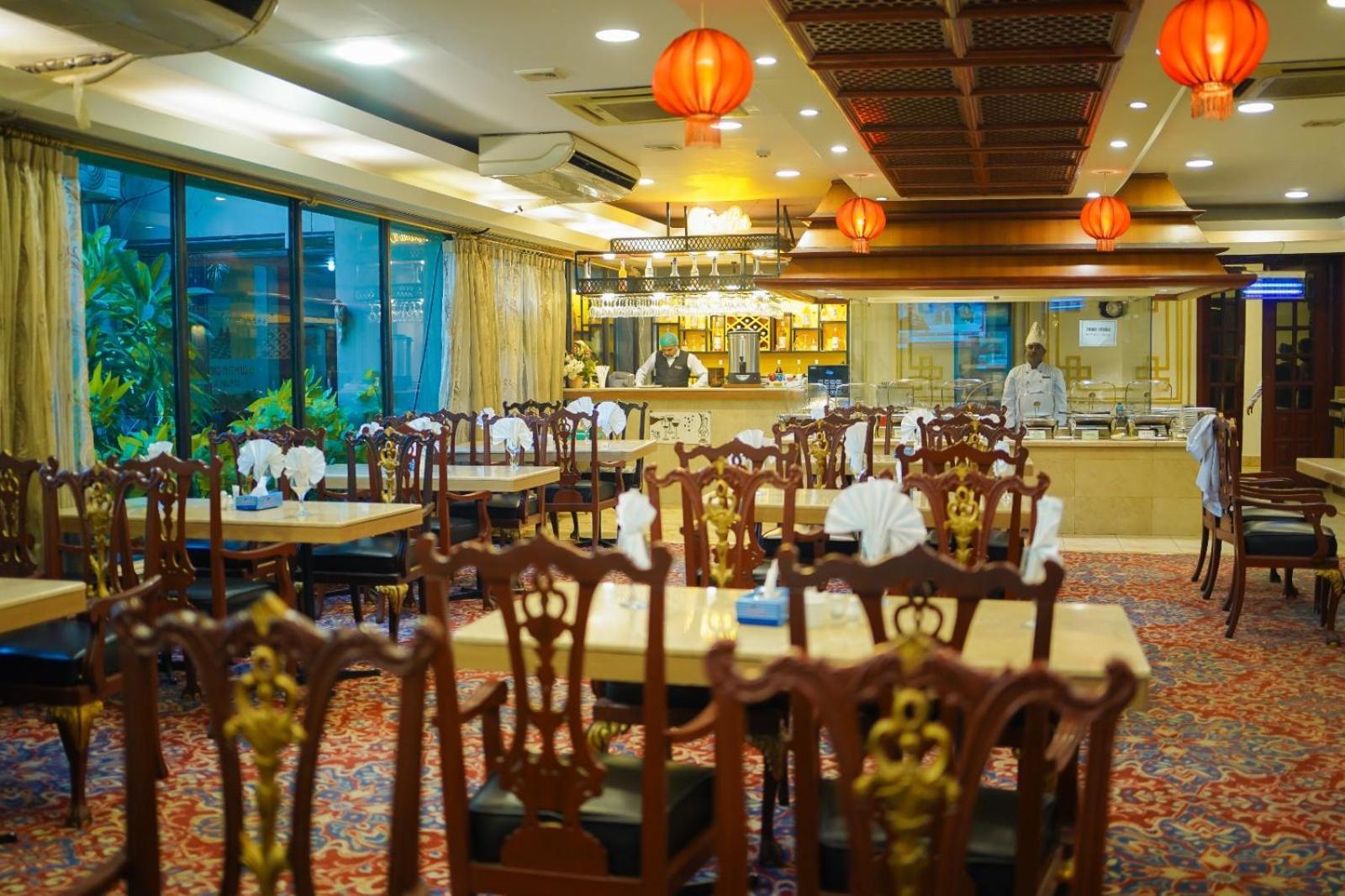 Indus Hotel Хайдарабад Экстерьер фото