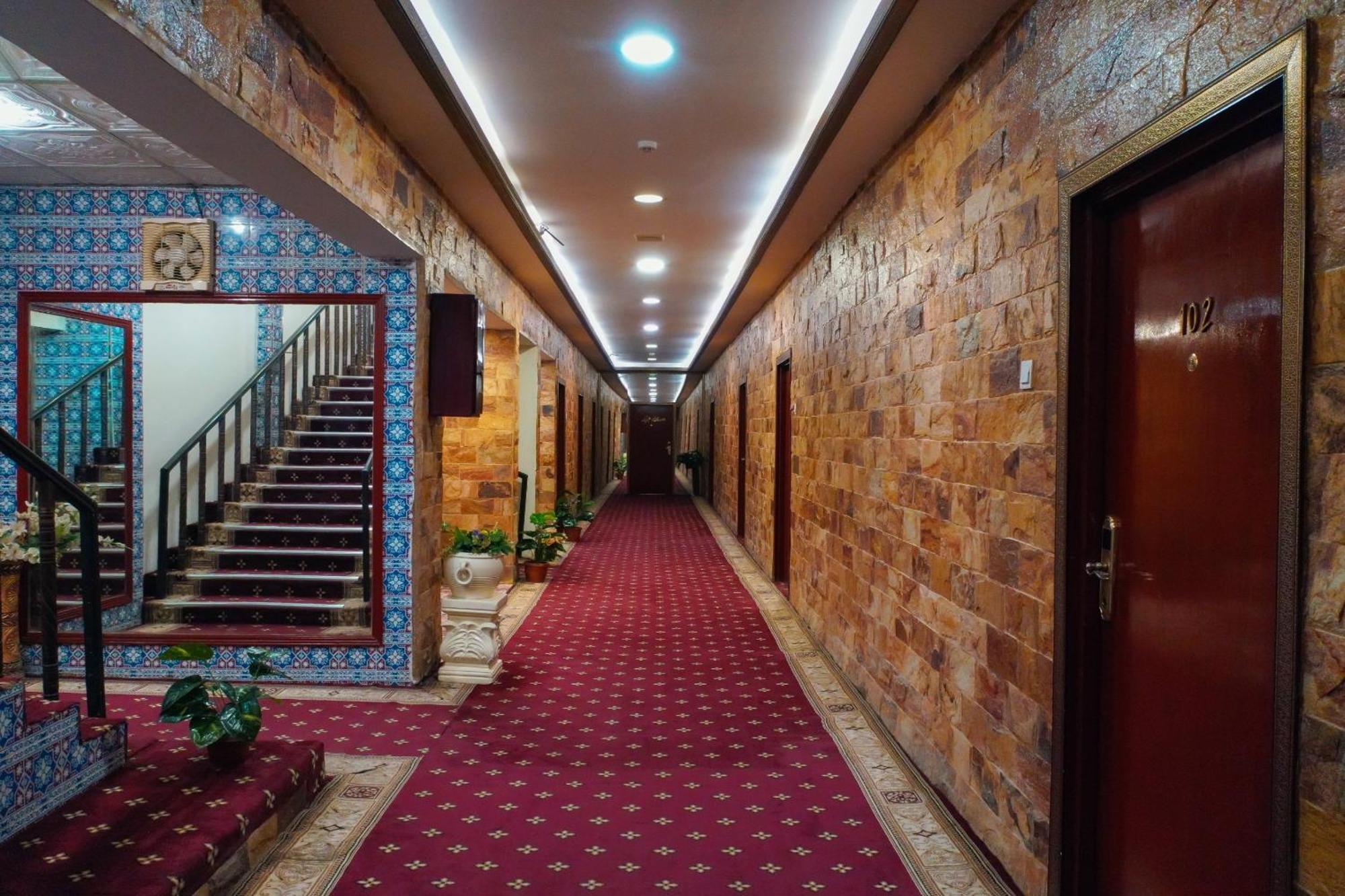 Indus Hotel Хайдарабад Экстерьер фото