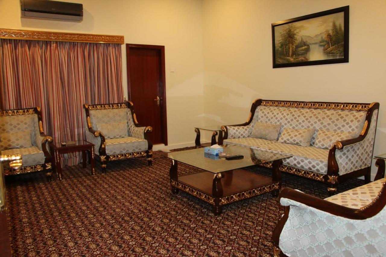 Indus Hotel Хайдарабад Экстерьер фото